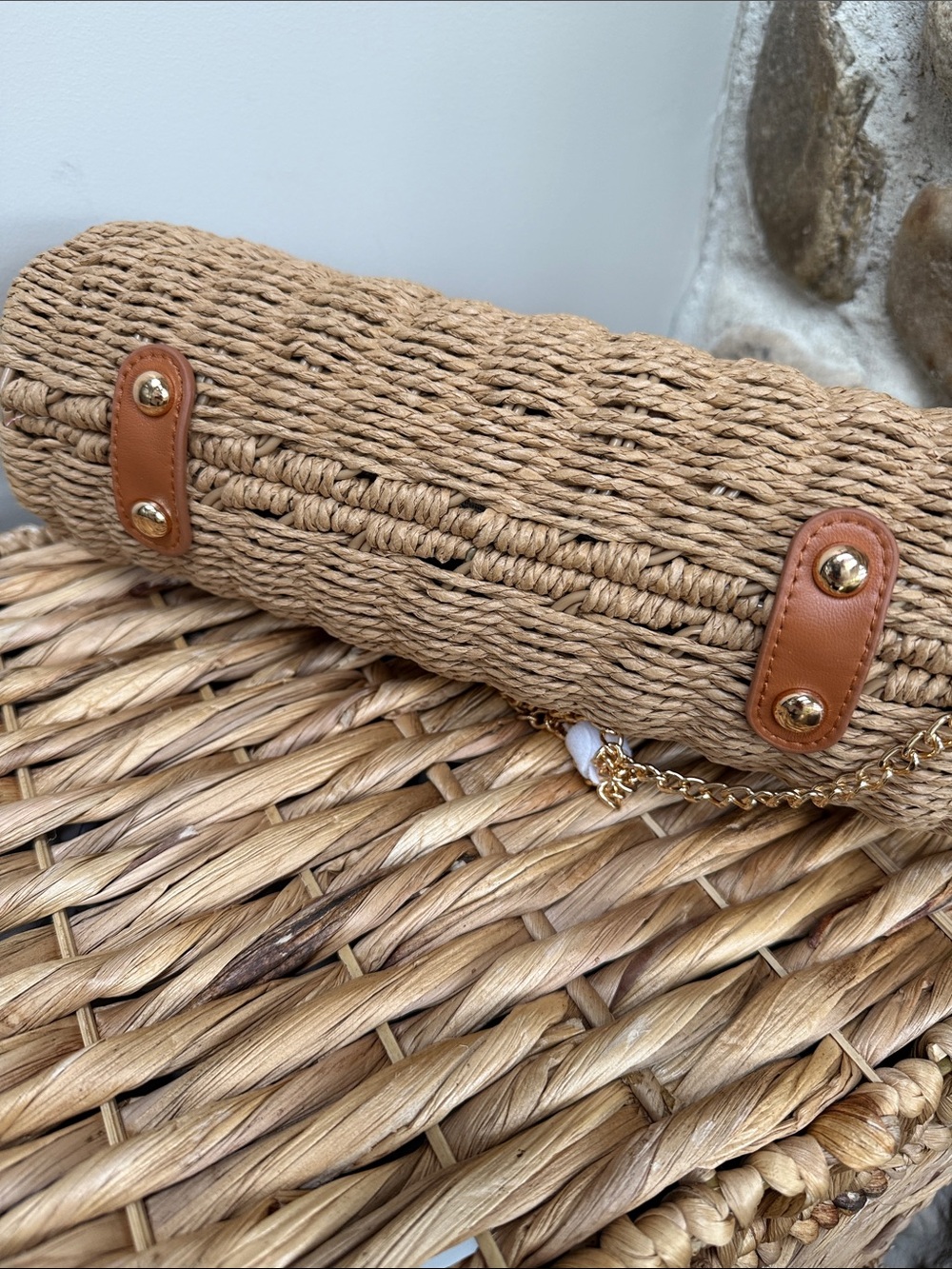 NWT Tommy Bahama Tan Woven Straw Crossbody with Gold Chain Accent - Picture 7 of 10